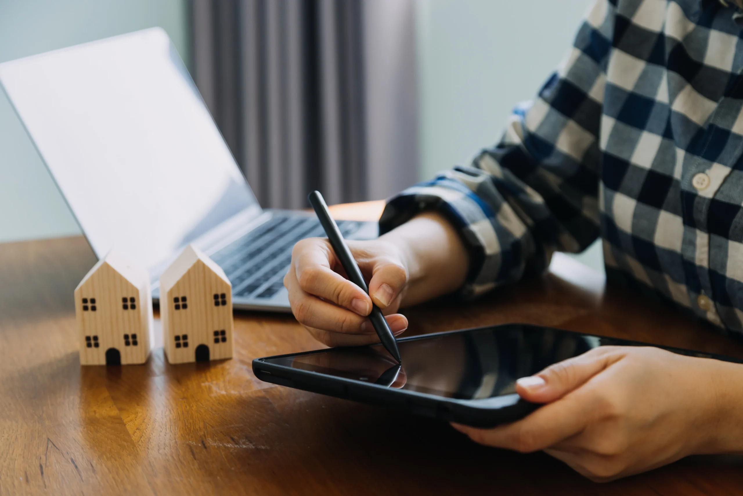 Electronic Signatures applied on a modern eSignature platform for signing real estate and escrow documents online