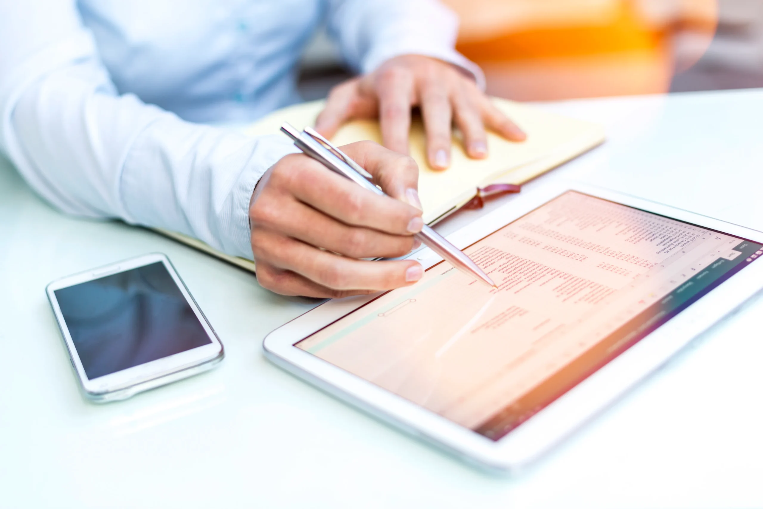 Modern HR onboarding software simplifying document signing, tracking, and employee onboarding workflows.