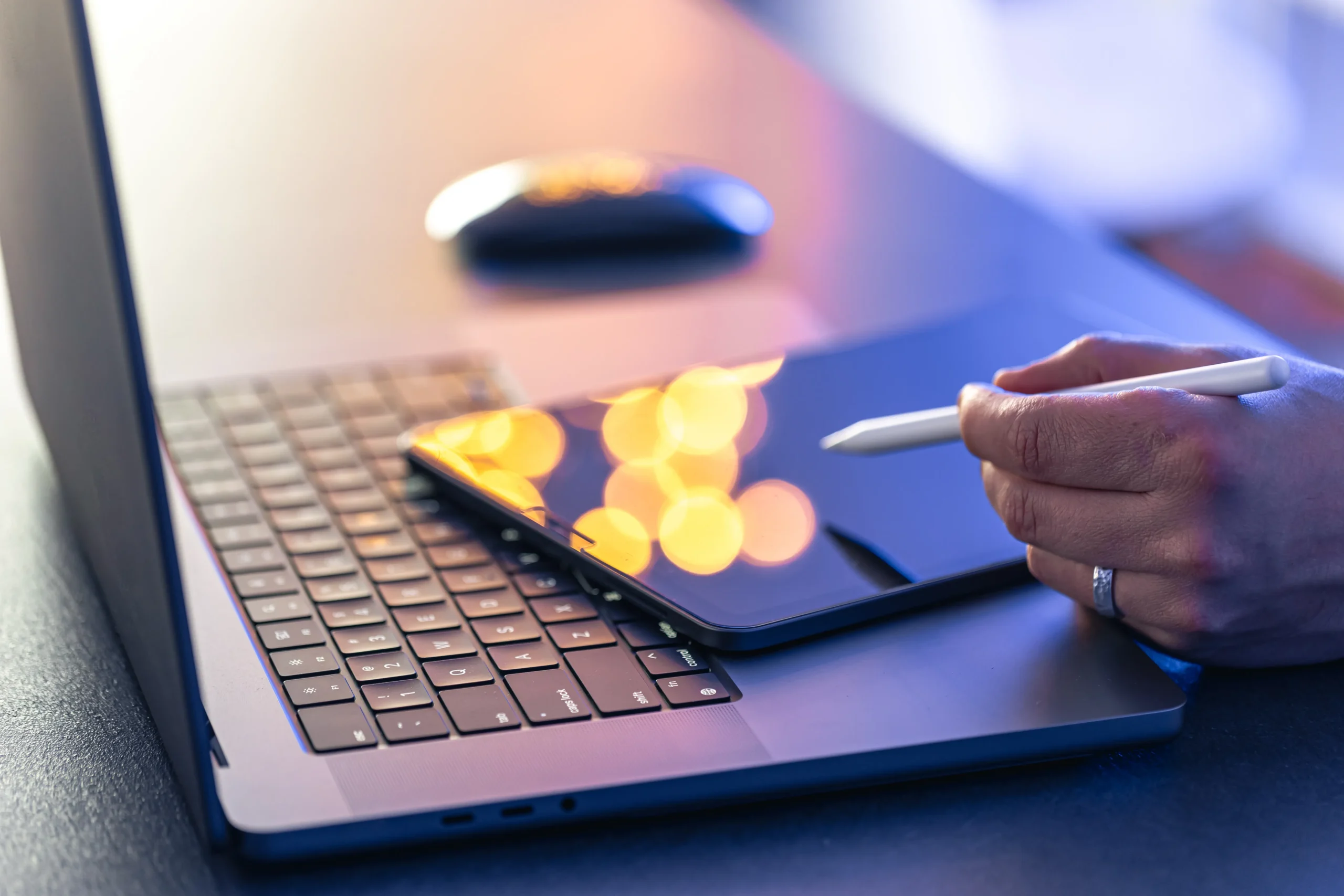 SignBulb affiliate rewards for free plan user referrals.