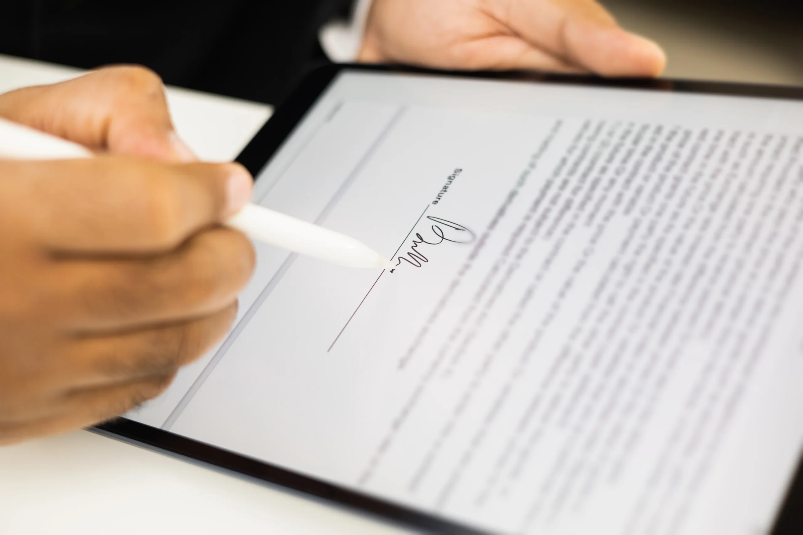 SignBulb SaaS affiliate program promoting eSignature solutions.