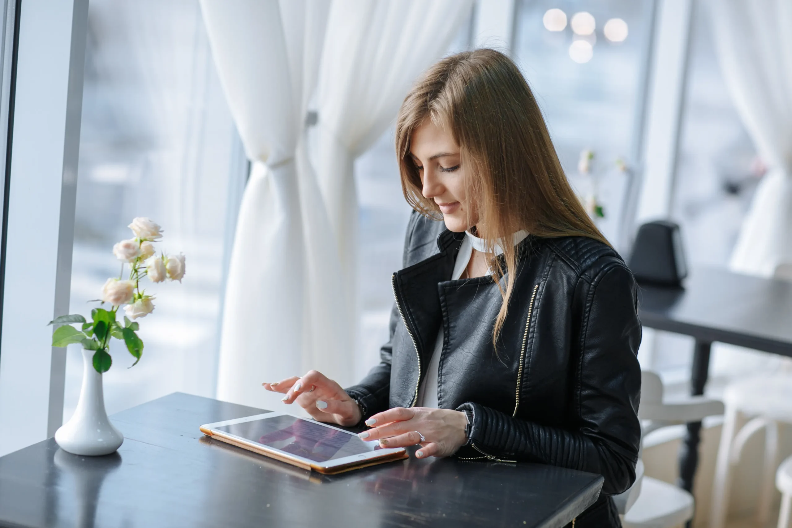 How the SignBulb affiliate program rewards partners for free plan signups.